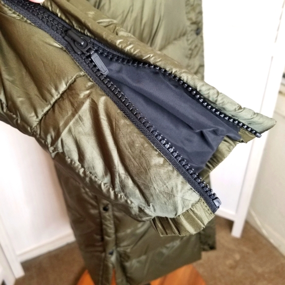 Halogen Woman’s Long Green Parka. NWOT Size SM - Picture 10 of 13